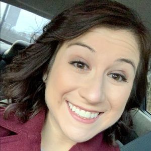 Meet your Posher, Elizabeth